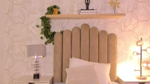   online show from December 11, 2024, 12:12 pm