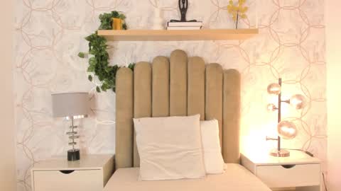   online show from December 19, 2024, 1:07 pm