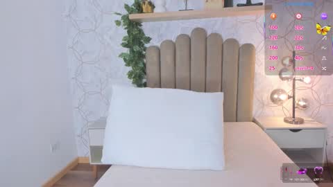   online show from September 21, 2025, 11:45 am