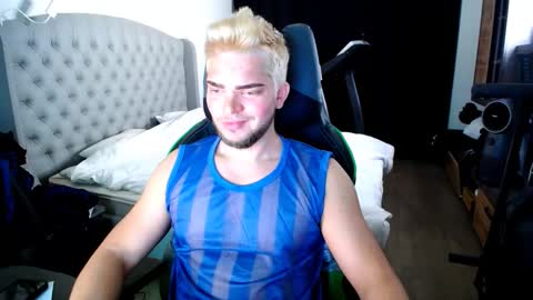 romantic_twunk online show from October 25, 2025, 4:31 am