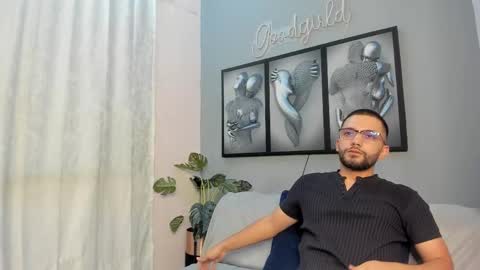 Snapshot of romeo__bossi chatting on March 3, 2026, 11:05 am Romeo Bossi online show from March 3, 2026, 11:05 am