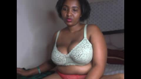 Snapshot of romina_26 chatting on February 6, 2026, 8:01 pm Romina 26 online show from February 6, 2026, 8:01 pm