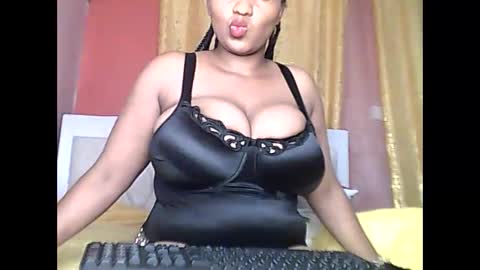 Snapshot of romina_26 chatting on April 22, 2026, 8:43 pm Romina 26 online show from April 22, 2026, 8:43 pm