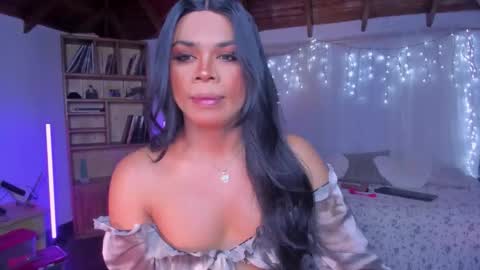 Snapshot of romirousexx chatting on February 11, 2026, 3:44 am Romi Rouse online show from February 11, 2026, 3:44 am