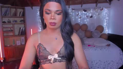 Snapshot of romirousexx chatting on February 18, 2026, 2:07 am Romi Rouse online show from February 18, 2026, 2:07 am