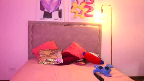 Snapshot of ronieeplay chatting on October 9, 2025, 1:03 am Roni online show from October 9, 2025, 1:03 am