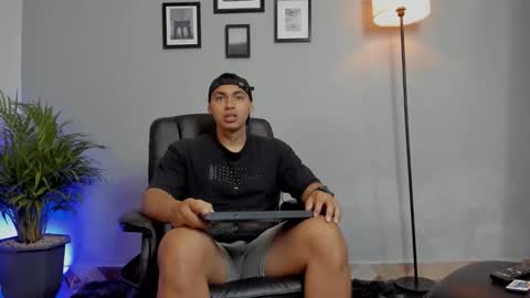 Snapshot of ronnie_canford chatting on January 9, 2026, 6:53 pm RonnieCanford online show from January 9, 2026, 6:53 pm