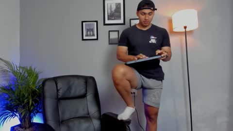 Snapshot of ronnie_canford chatting on January 11, 2026, 2:44 pm RonnieCanford online show from January 11, 2026, 2:44 pm