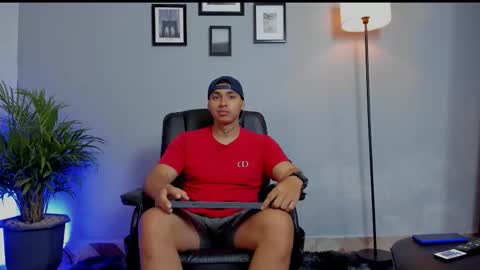 Snapshot of ronnie_canford chatting on January 13, 2026, 6:46 pm RonnieCanford online show from January 13, 2026, 6:46 pm