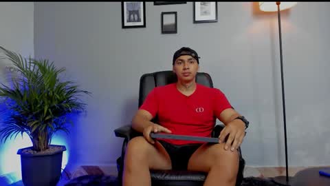 Snapshot of ronnie_canford chatting on January 15, 2026, 5:27 pm RonnieCanford online show from January 15, 2026, 5:27 pm