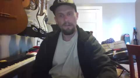 ronniejohnston13 online show from May 22, 2026, 11:32 pm