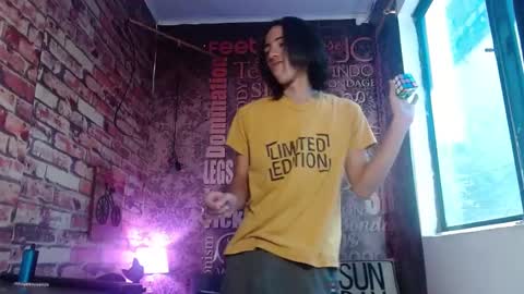 RonyMiller 1 online show from December 8, 2024, 4:39 pm