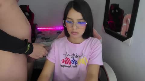  MIA AND PAUL online show from December 22, 2025, 5:10 pm