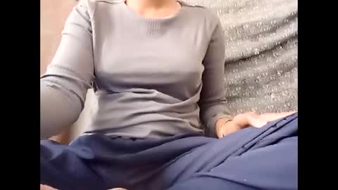 roop_sexy642 online show from April 10, 2026, 4:17 am