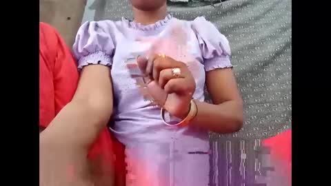 roop_sexy642 online show from April 16, 2026, 1:06 am