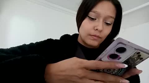 Snapshot of rooxxyy_ chatting on September 20, 2025, 5:25 pm    online show from September 20, 2025, 5:25 pm