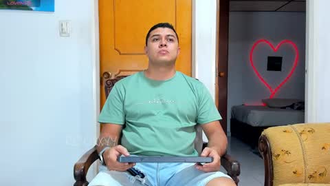 Snapshot of rooxxyy_ chatting on September 22, 2025, 12:34 am    online show from September 22, 2025, 12:34 am