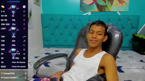 Snapshot of rory_castro chatting on November 5, 2025, 11:27 pm RORY CASTRO online show from November 5, 2025, 11:27 pm