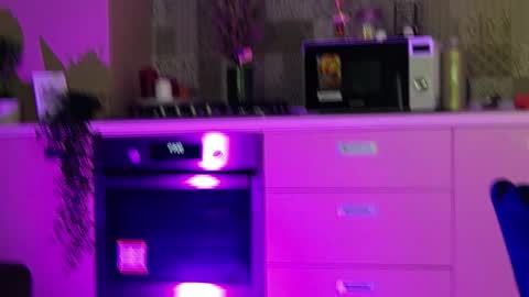 Snapshot of rosacatalleya chatting on May 11, 2026, 3:23 am Rose online show from May 11, 2026, 3:23 am