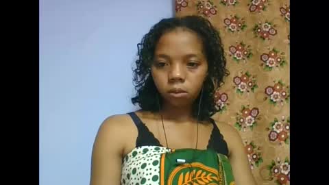 Snapshot of rosah225127 chatting on May 11, 2026, 5:43 pm rosah225127 online show from May 11, 2026, 5:43 pm