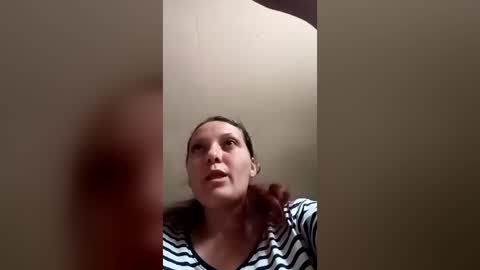 Snapshot of rosahmay chatting on July 1, 2026, 7:43 am rosahmay online show from July 1, 2026, 7:43 am