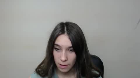 Rose online show from October 3, 2025, 6:43 am