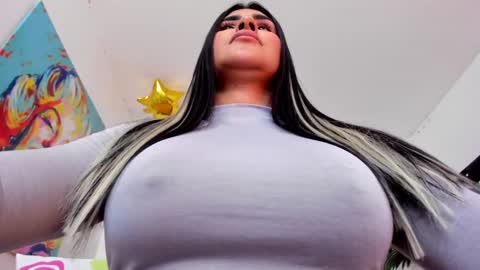 ROSALIA insta rosalia 10hoot online show from January 7, 2025, 9:57 pm