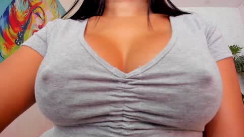 ROSALIA insta rosalia 10hoot online show from January 13, 2025, 10:45 pm