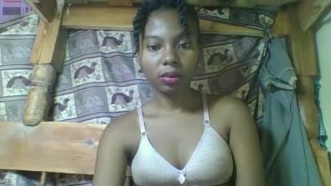 Snapshot of rosalinda933 chatting on March 24, 2026, 11:48 am Rosalinda online show from March 24, 2026, 11:48 am