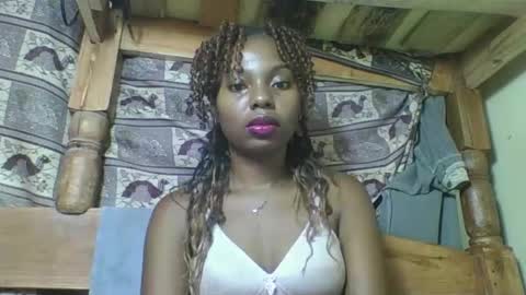 Snapshot of rosalinda933 chatting on April 17, 2026, 8:45 pm Rosalinda online show from April 17, 2026, 8:45 pm