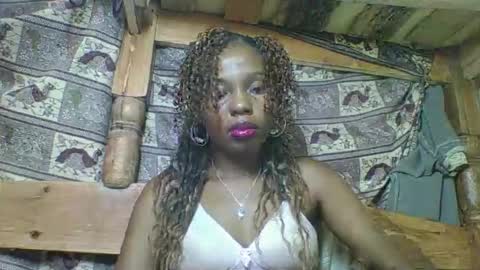 Snapshot of rosalinda933 chatting on April 18, 2026, 8:31 pm Rosalinda online show from April 18, 2026, 8:31 pm