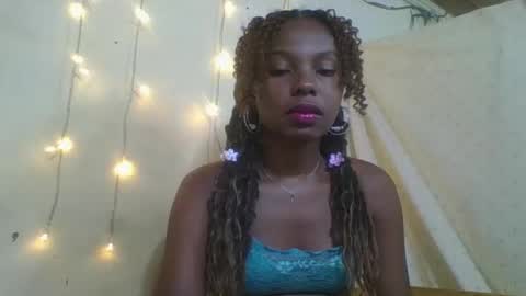Snapshot of rosalinda933 chatting on April 20, 2026, 11:17 pm Rosalinda online show from April 20, 2026, 11:17 pm