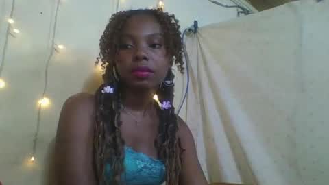 Snapshot of rosalinda933 chatting on April 21, 2026, 2:51 am Rosalinda online show from April 21, 2026, 2:51 am