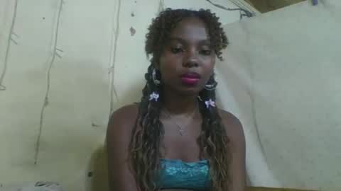 Snapshot of rosalinda933 chatting on April 22, 2026, 9:01 am Rosalinda online show from April 22, 2026, 9:01 am