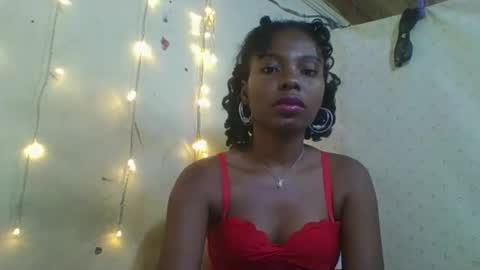 Snapshot of rosalinda933 chatting on April 24, 2026, 1:30 am Rosalinda online show from April 24, 2026, 1:30 am