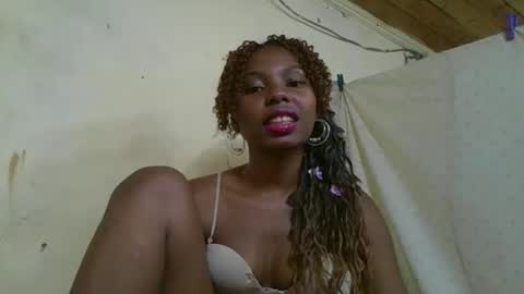 Snapshot of rosalinda933 chatting on May 2, 2026, 10:53 am Rosalinda online show from May 2, 2026, 10:53 am