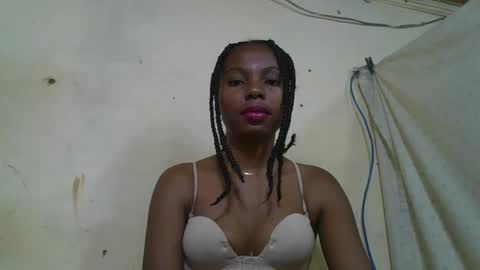 Snapshot of rosalinda933 chatting on May 6, 2026, 8:25 pm Rosalinda online show from May 6, 2026, 8:25 pm