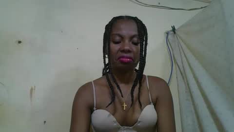 Snapshot of rosalinda933 chatting on May 7, 2026, 9:25 am Rosalinda online show from May 7, 2026, 9:25 am