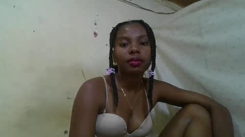 Snapshot of rosalinda933 chatting on May 11, 2026, 2:45 pm Rosalinda online show from May 11, 2026, 2:45 pm