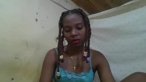 Snapshot of rosalinda933 chatting on May 16, 2026, 12:04 pm Rosalinda online show from May 16, 2026, 12:04 pm