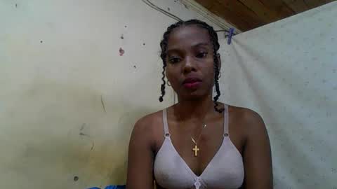 Snapshot of rosalinda933 chatting on May 27, 2026, 5:15 am Rosalinda online show from May 27, 2026, 5:15 am