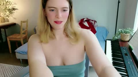 Snapshot of rose77782 chatting on April 26, 2026, 6:49 pm rose77782 online show from April 26, 2026, 6:49 pm