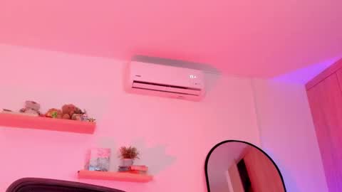 Snapshot of rose__saenz chatting on October 8, 2025, 7:55 pm Rose Saenz online show from October 8, 2025, 7:55 pm