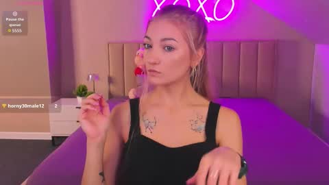 Kimberlly online show from November 20, 2025, 12:33 am