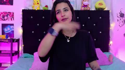 Rose online show from October 19, 2025, 3:51 am