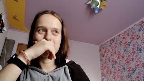 Sophie online show from December 5, 2025, 1:36 am