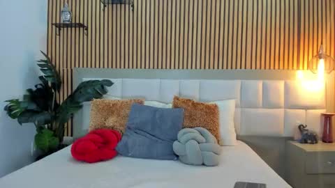 roseaurora online show from January 17, 2026, 12:54 pm