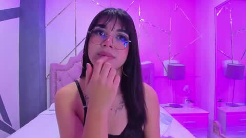 Snapshot of rosecassie chatting on December 27, 2024, 4:10 pm Rose online show from December 27, 2024, 4:10 pm