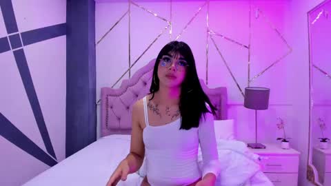 Snapshot of rosecassie chatting on December 28, 2024, 3:48 pm Rose online show from December 28, 2024, 3:48 pm