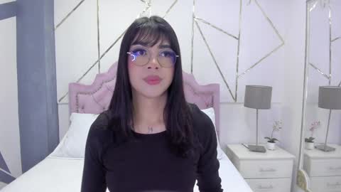 Snapshot of rosecassie chatting on December 31, 2024, 12:36 pm Rose online show from December 31, 2024, 12:36 pm